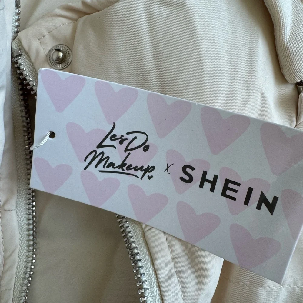 SHEIN puffer coat with detachable hood.  Cream in color.  Women’s size medium.